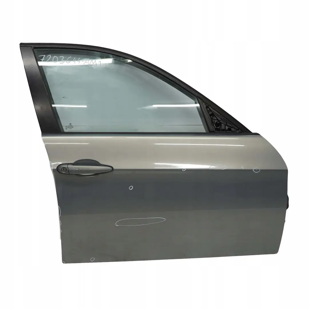 Tür Vorne Rechts Arktis Metallic - A34 für BMW 3 er E90 E91 mit Teilenummer 7203644 BMW 3 er E90 E91 Tür Vorne Rechts Arktis Metallic - A34 - SKU 7203644-AM1 - Teilenummer 7203644