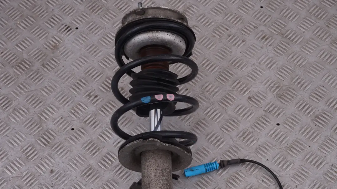 N53 Zwrotnica amortyzator prawy do BMW E60 LCI 525i o numerze 31306775056 BMW E60 LCI 525i N53 Zwrotnica amortyzator prawy - SKU 6775056 - Numer Części 31306775056