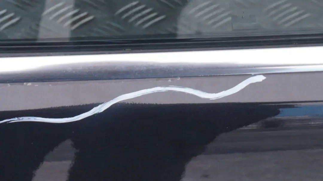 Drzwi lewe tylne lewy tył black saphire do BMW 3 E90 o numerze 7203647 BMW 3 E90 Drzwi lewe tylne lewy tył black saphire - SKU 7203647-BS9 - Numer Części 7203647