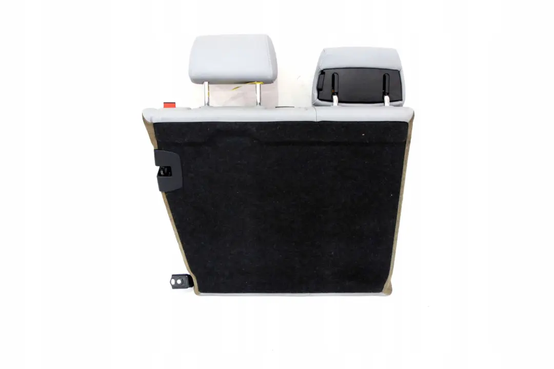 Riferimento Resto Pelle Posteriore Sinistra Alaskagrau per BMW E87 con numero di parte 7142015 BMW E87 Riferimento Resto Pelle Posteriore Sinistra Alaskagrau - SKU 7142015 - Numero di parte 7142015