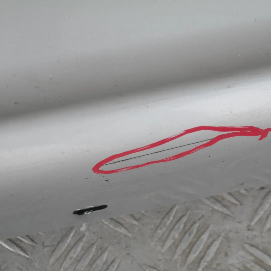 Listón umbral faldón lateral izquierdo Titansilber Plata metalizado para BMW E87 con número de pieza 32949 BMW E87 Listón umbral faldón lateral izquierdo Titansilber Plata metalizado - SKU 0032949-TS15 - Número de pieza 32949