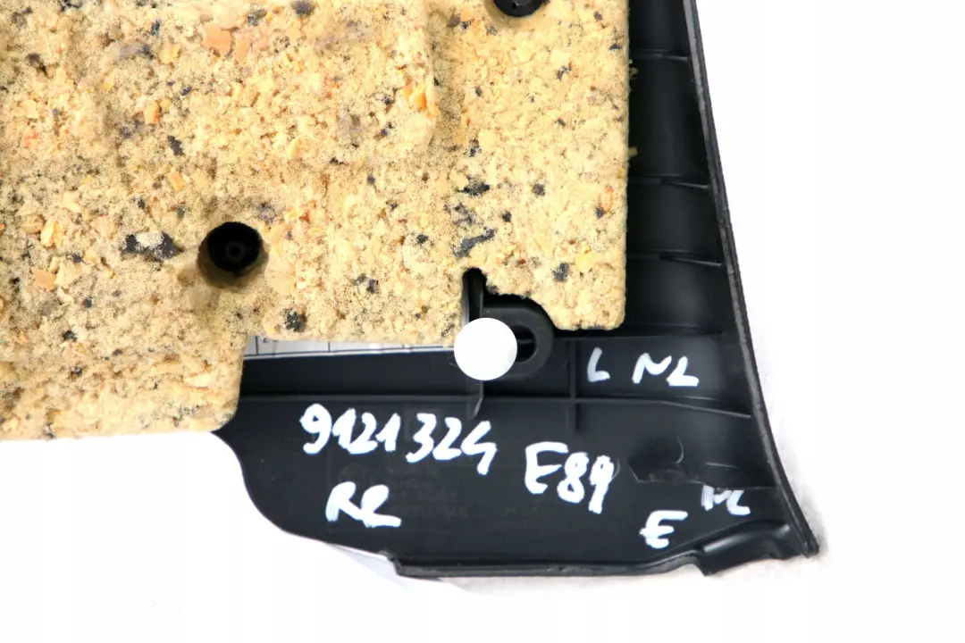 Seitenverkleidung Hinten Rechts Stoff Network Cranberry Rot für BMW 1 E81 mit Teilenummer 9121324 BMW 1 E81 Seitenverkleidung Hinten Rechts Stoff Network Cranberry Rot - SKU 9121324 - Teilenummer 9121324