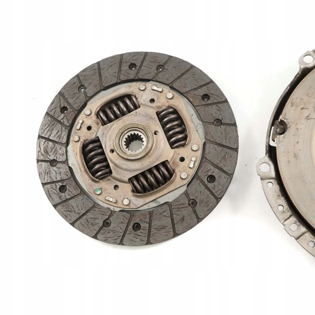 Dwumas koło zamachowe sprzęgło W10 do MINI R50 o numerze 7535599 MINI R50 Dwumas koło zamachowe sprzęgło W10 - SKU 7535599-1 - Numer Części 7535599