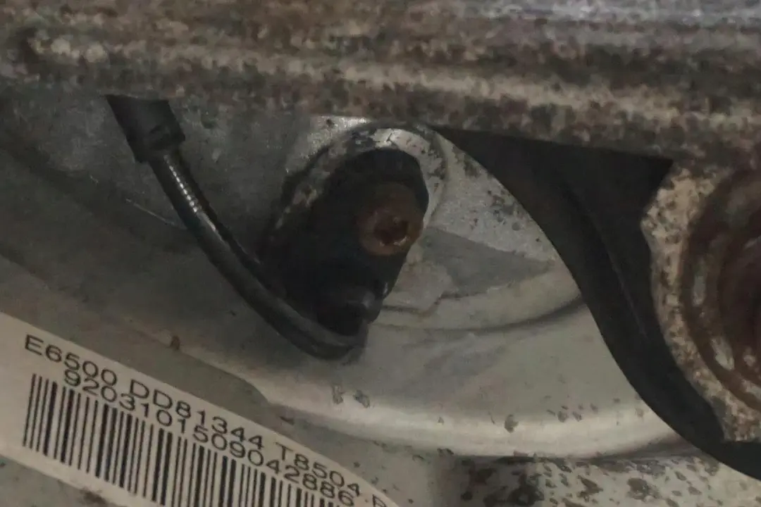 N62 Zawieszenie zwrotnica prawa 272HP do BMW E65 735i o numerze 6763120 BMW E65 735i N62 Zawieszenie zwrotnica prawa 272HP - SKU 6763120-5 - Numer Części 6763120