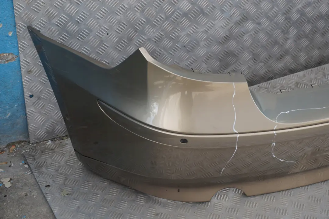 Verkleidung Stossfänger lackiert hinten PDC Sonora Metallic A23 für BMW 1 er 2 E87 mit Teilenummer 32630 BMW 1 er 2 E87 Verkleidung Stossfänger lackiert hinten PDC Sonora Metallic A23 - SKU 0032630-SON2 - Teilenummer 32630