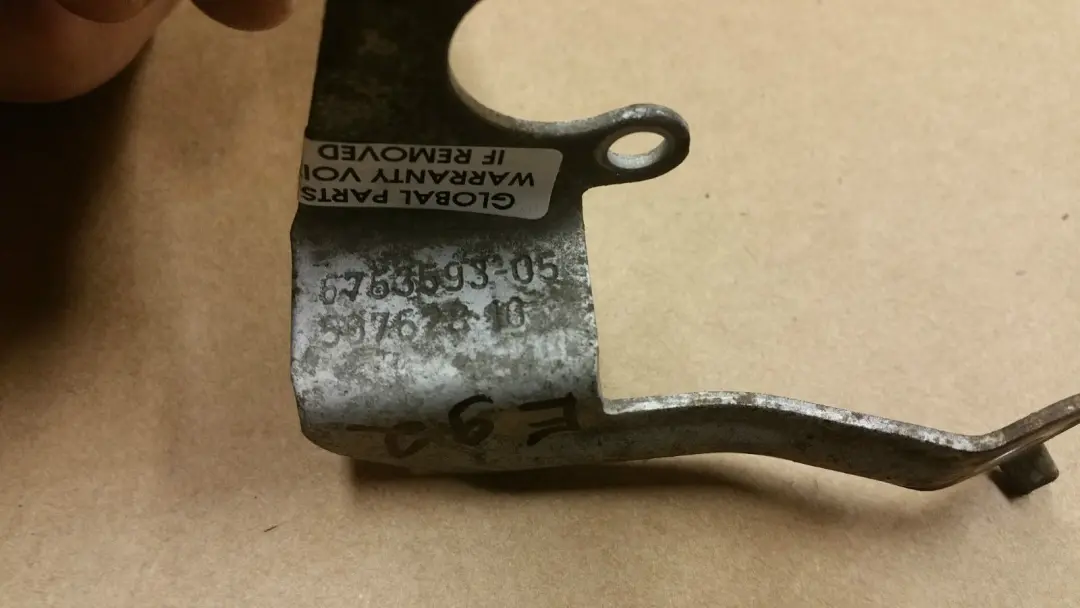 LEFT RIDE HEIGHT SENSOR BRACKET N/S to BMW 1 3 SERIES E81 E87 E90 E91 E92 E93 LCI with Part number 37146763593 BMW 1 3 SERIES E81 E87 E90 E91 E92 E93 LCI LEFT RIDE HEIGHT SENSOR BRACKET N/S - SKU 6763593 - Part number 37146763593