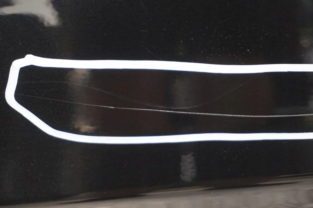 Lato Porta Posteriore Sinistra Black Sapphire Metallizzato 475 per BMW 3 E90 LCI con numero di parte 7203647 BMW 3 E90 LCI Lato Porta Posteriore Sinistra Black Sapphire Metallizzato 475 - SKU 7203647-BS7 - Numero di parte 7203647