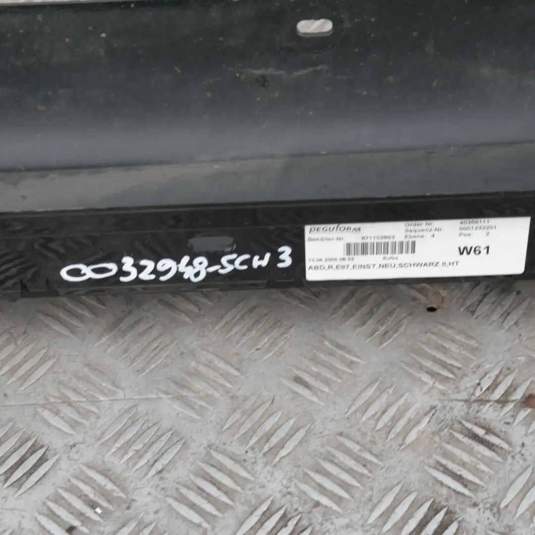 Schwellerleiste Blende Schweller rechts Schwarz 2 für BMW 1 er E87 mit Teilenummer 51770032948 BMW 1 er E87 Schwellerleiste Blende Schweller rechts Schwarz 2 - SKU 0032948-SCH4 - Teilenummer 51770032948