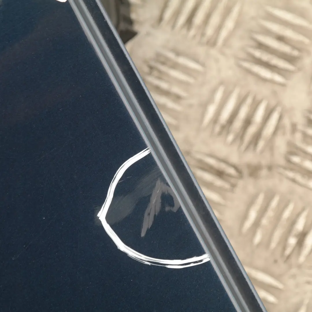 Porta posteriore destra Tiefseeblau Blu mare profondo A76 per BMW E87 con numero di parte 7191018 BMW E87 Porta posteriore destra Tiefseeblau Blu mare profondo A76 - SKU 7191018-DSB - Numero di parte 7191018