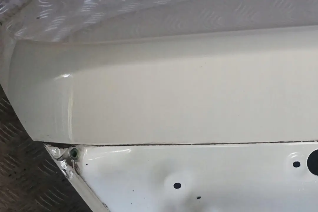 BMW E65 E66 Klapa tylna tył goła Alpinweiss - SKU 7049252-AW - Numer Części 7049252