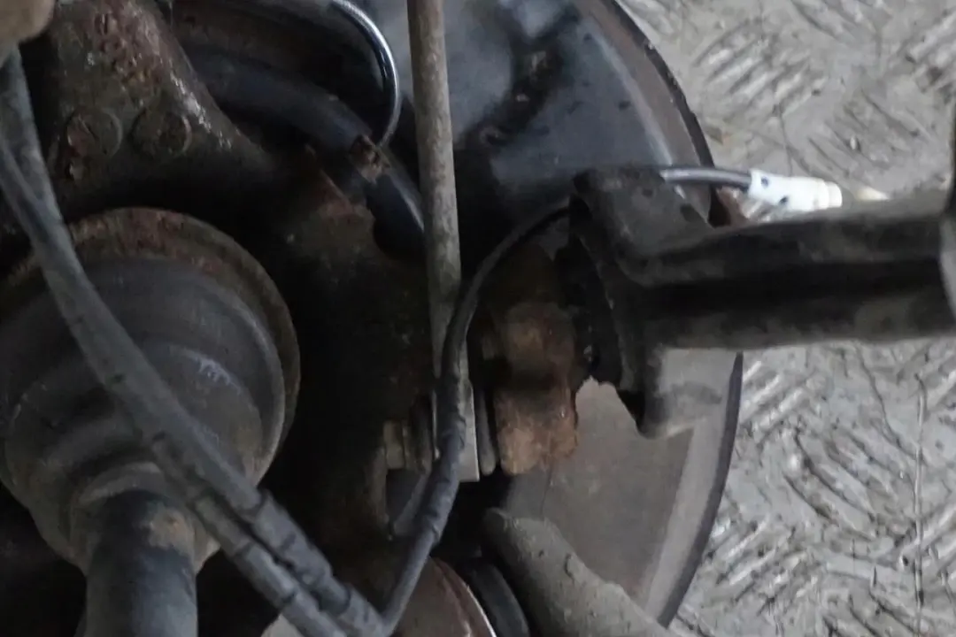 M47N2 122PS L'Arbre De Sortie Pivotement etrier Arriere Droit pour BMW 1 E87 118d à propos du numéro de pièce 6774810 BMW 1 E87 118d M47N2 122PS L'Arbre De Sortie Pivotement etrier Arriere Droit - SKU 6774810-20 - Numéro de pièce 6774810