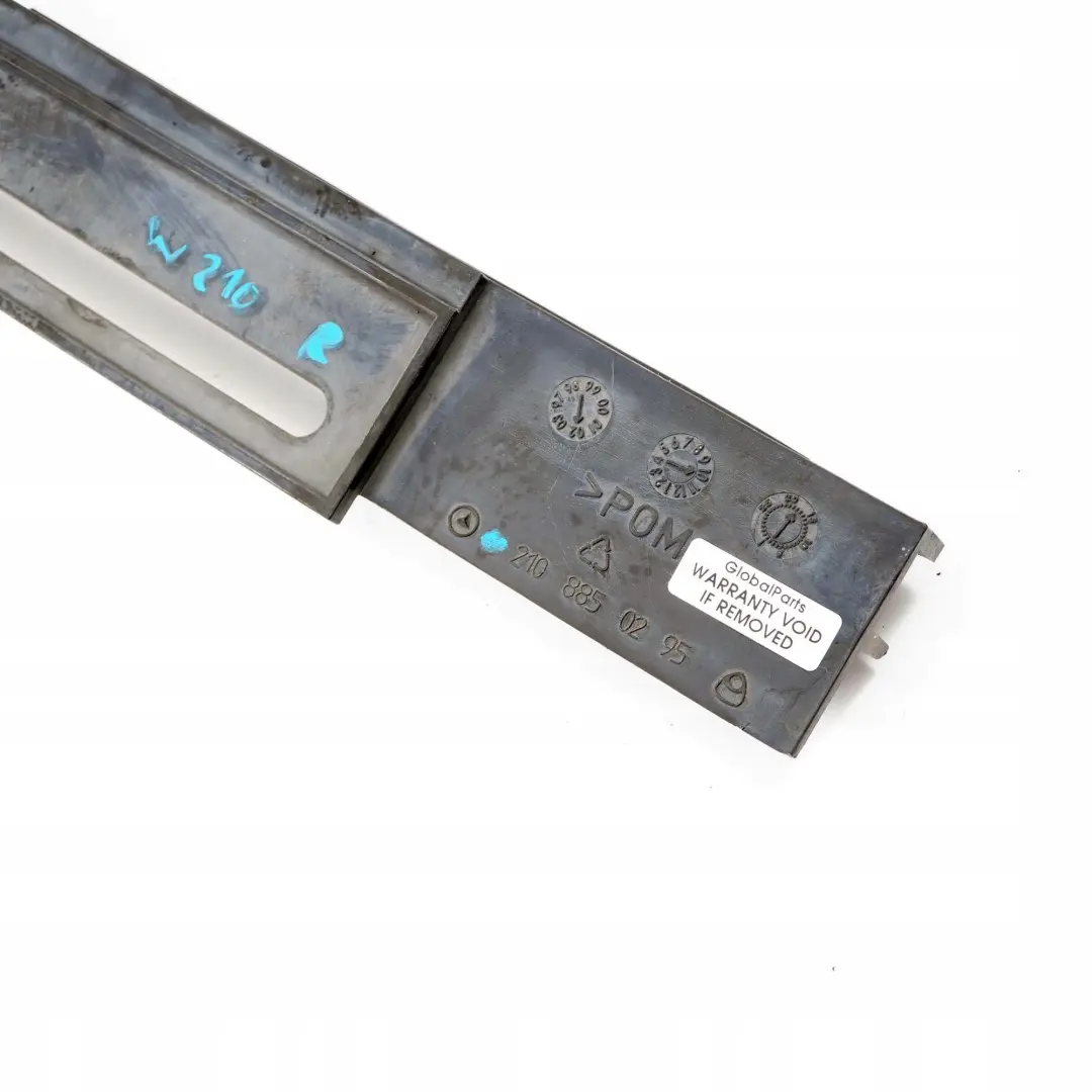 Parachoques Delantero Derecho Panel Capa Intermedia para Mercedes W210 con número de pieza A2108850295 Mercedes W210 Parachoques Delantero Derecho Panel Capa Intermedia - SKU A2108850295 - Número de pieza A2108850295