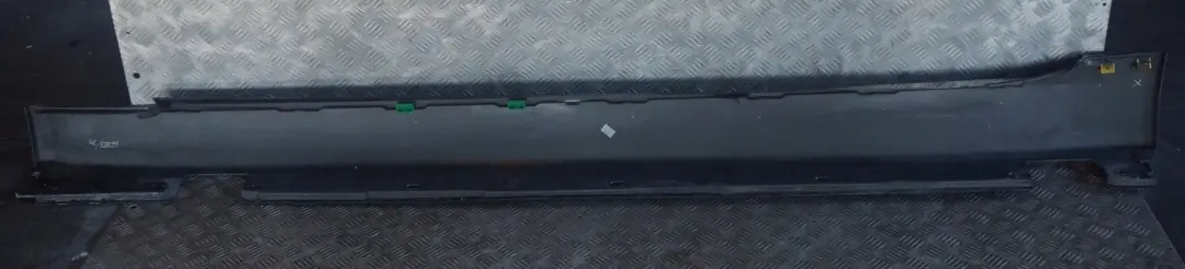 Door Sill Cover Side Skirt Right O/S Schwarz 2 Black to BMW 5 Series E60 E61 LCI with Part number 0422465 BMW 5 Series E60 E61 LCI Door Sill Cover Side Skirt Right O/S Schwarz 2 Black - SKU 0422465-SCH1 - Part number 0422465