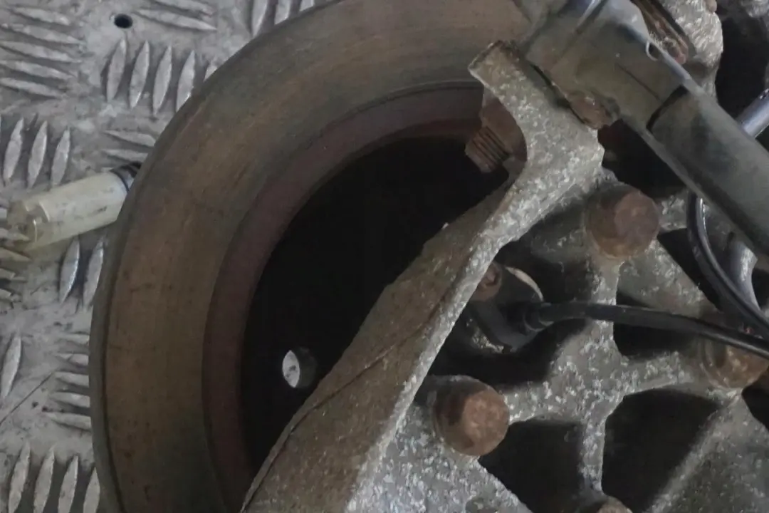 98hp Längslenker Bremsscheibe Hinten Rechts für Mini R57 Cabrio One N16 mit Teilenummer 6795660 Mini R57 Cabrio One N16 98hp Längslenker Bremsscheibe Hinten Rechts - SKU 6795660-4 - Teilenummer 6795660