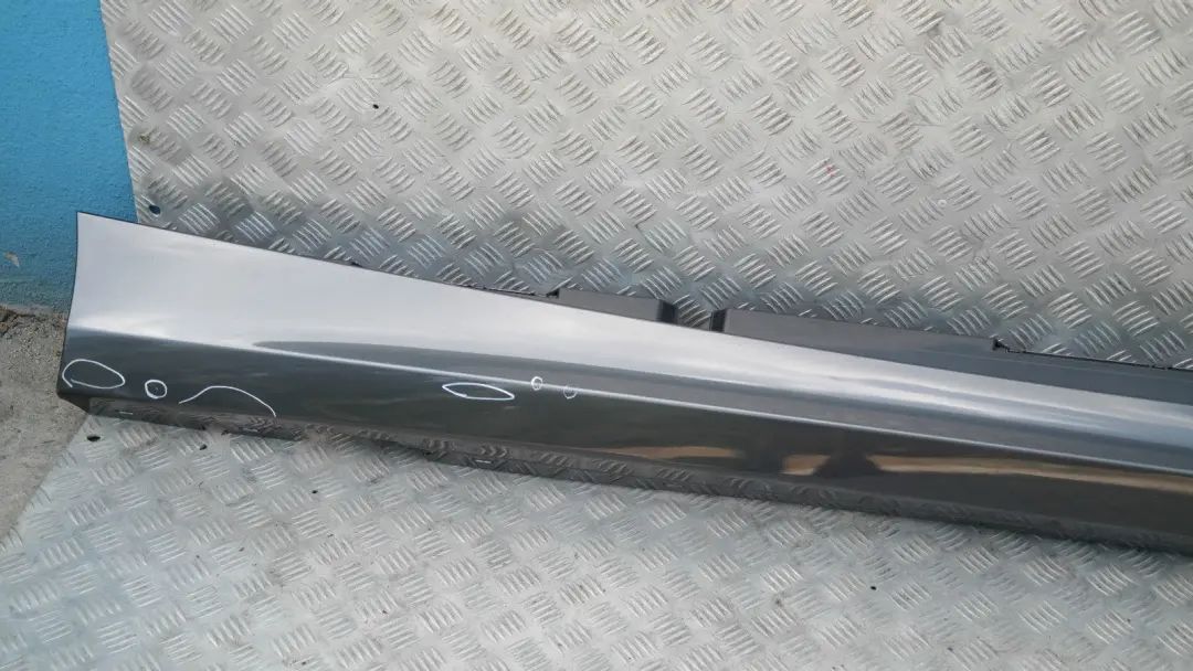 Listello Portiera Apertura Gonna Destra Frizzante Grafite per BMW E87 LCI con numero di parte 51770036144 BMW E87 LCI Listello Portiera Apertura Gonna Destra Frizzante Grafite - SKU 0036144-SG4 - Numero di parte 51770036144