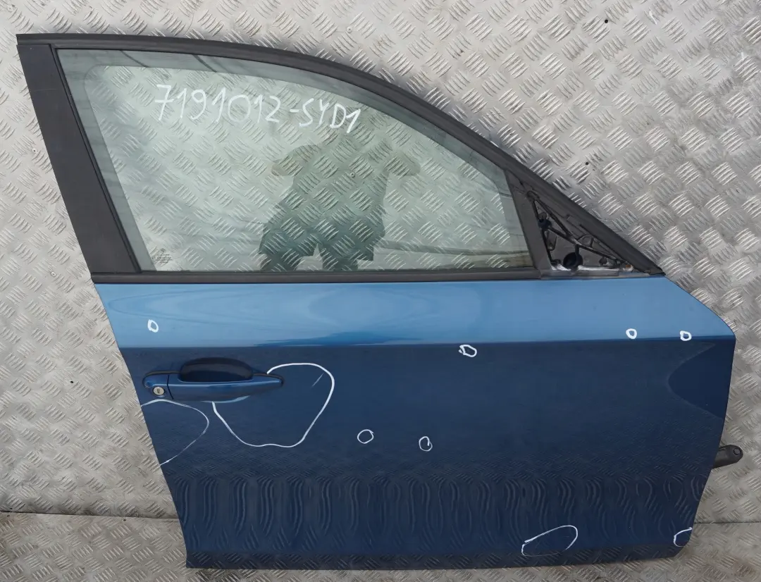 drzwi prawe przednie Sydney Blau A19 do BMW E87 o numerze 7191012 BMW E87 drzwi prawe przednie Sydney Blau A19 - SKU 7191012-SYD14 - Numer Części 7191012