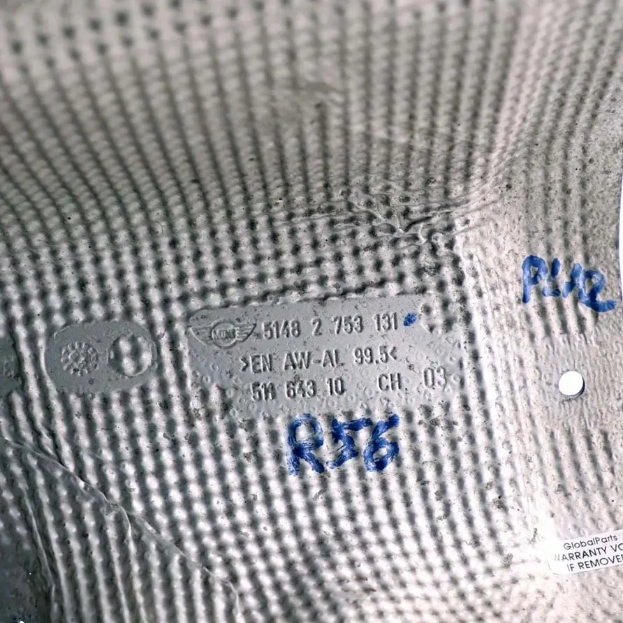 Serbatoio Isolamento Termico Copertura per Mini Cooper R56 R57 con numero di parte 2753131 Mini Cooper R56 R57 Serbatoio Isolamento Termico Copertura - SKU 2753131 - Numero di parte 2753131