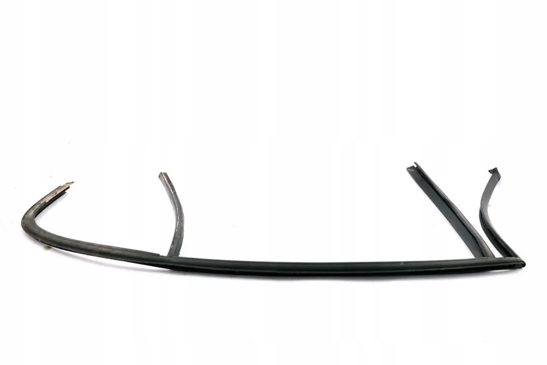 BMW E87 Uszczelka prowadnica szyby drzwi lewy tył - SKU 7066615 - Numer Części 7066615