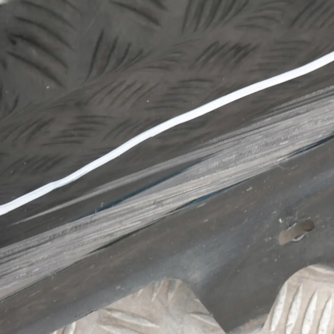 BMW5 E90 E91 Listello Portiera Apertura Gonna SX Nero 2 per con numero di parte 32951 BMW5 E90 E91 Listello Portiera Apertura Gonna SX Nero 2 - SKU 0032951-SCH15 - Numero di parte 32951