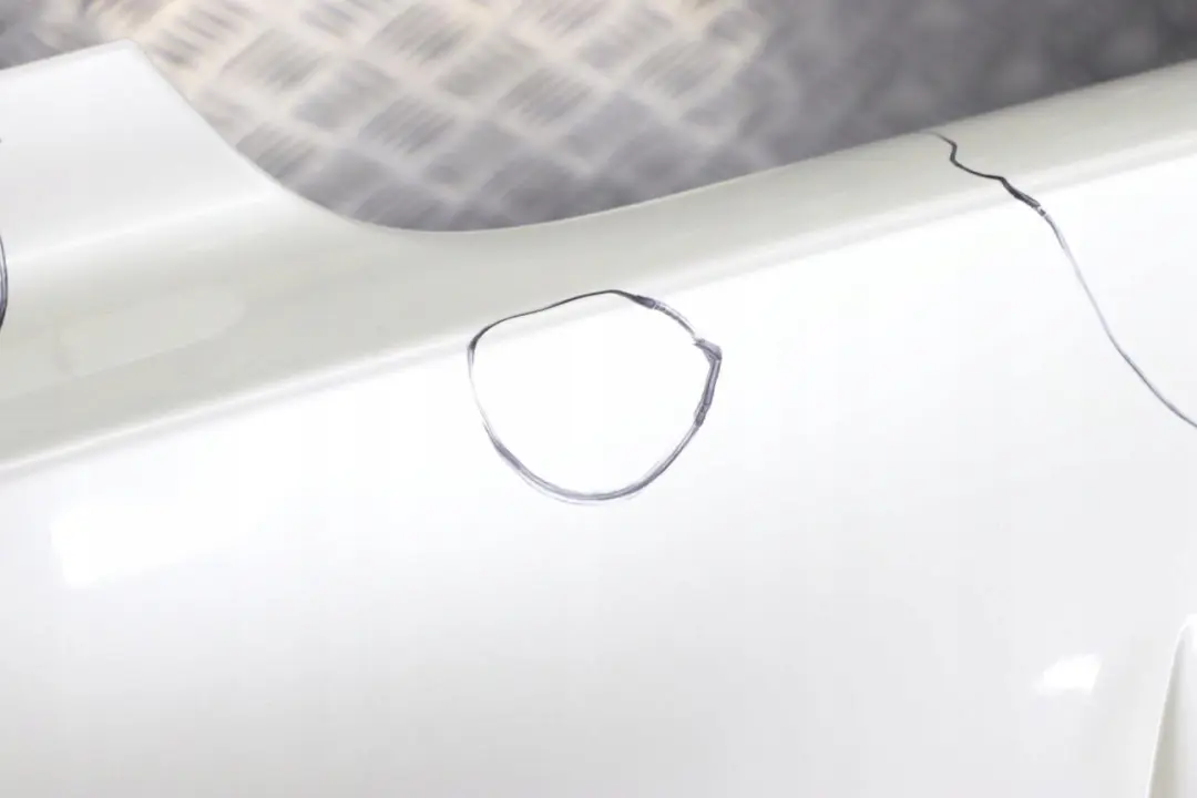 Complete Rear Bumper PDC White Gold to BMW 3 Series E92 E93 M3 with Part number 0433104 BMW 3 Series E92 E93 M3 Complete Rear Bumper PDC White Gold - SKU 0433104-WG - Part number 0433104