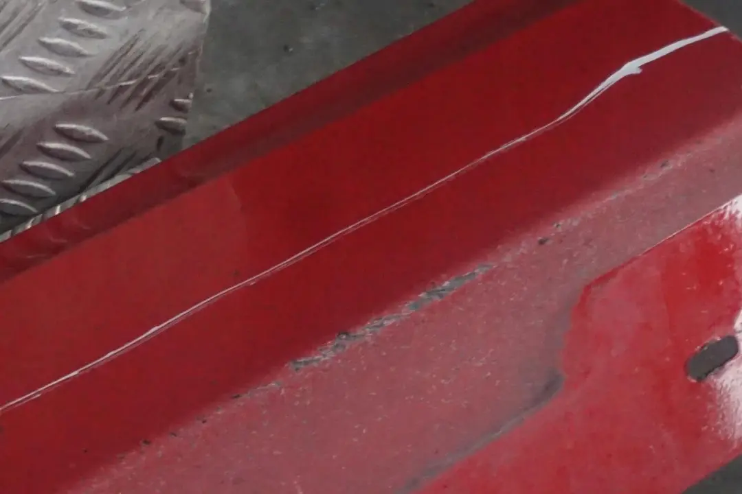 BMW E90 E91 LCI Listello Portiera Apertura Gonna Dx Rosso-Cremisi Rossa - SKU 0037060-KAR1 - Numero di parte 0037060