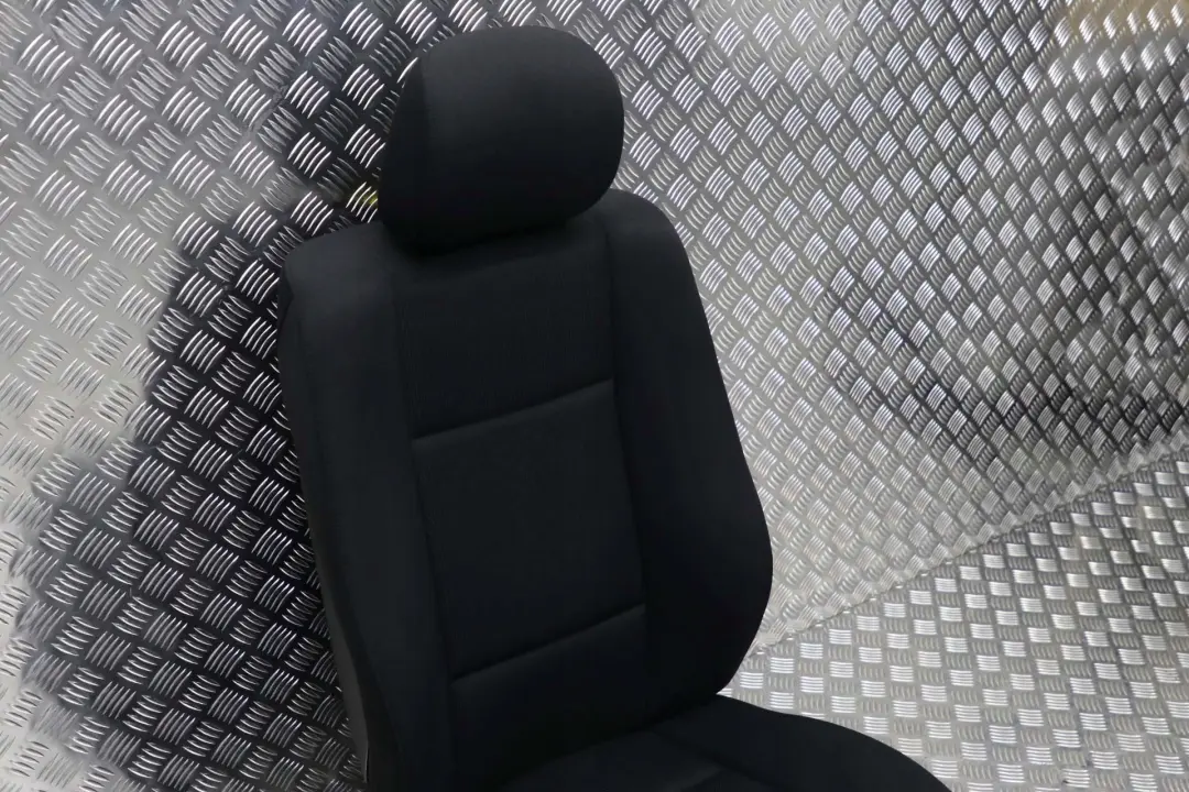 Fotel prawy materiał anthrazit do BMW E83 X3 LCI o numerze 3421952 BMW E83 X3 LCI Fotel prawy materiał anthrazit - SKU 3421952-2 - Numer Części 3421952