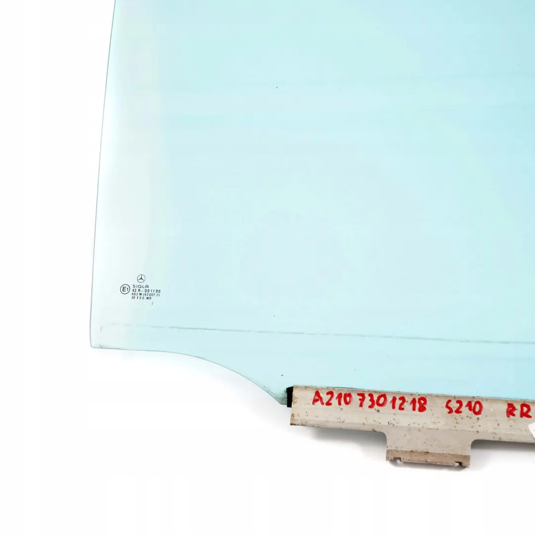 Mercedes-Benz W210 Familiare Posteriore Destra Porta Glas Disco Blu AS2 per con numero di parte A2107301218 Mercedes-Benz W210 Familiare Posteriore Destra Porta Glas Disco Blu AS2 - SKU A2107301218 - Numero di parte A2107301218