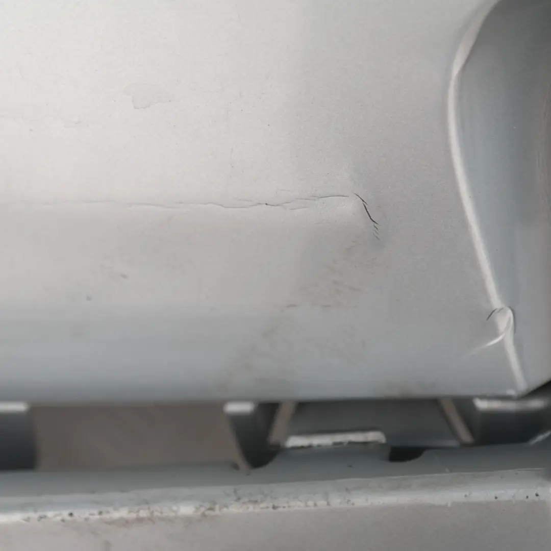 Verkleidung Stossfänger lackiert hinten PDC Titansilber 354 für BMW 1 er 2 E87 mit Teilenummer 32630 BMW 1 er 2 E87 Verkleidung Stossfänger lackiert hinten PDC Titansilber 354 - SKU 0032630-TS2 - Teilenummer 32630