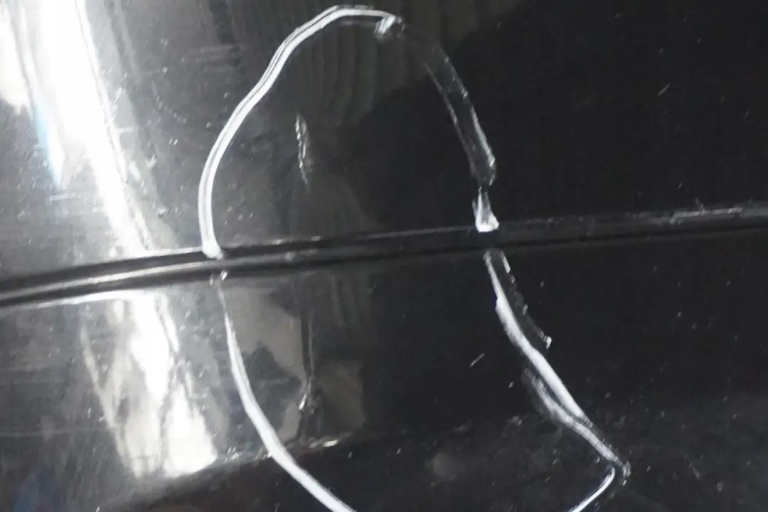 @BMW 3 Series E90 3 Saloon Rear Bumper PDC Black Sapphire Metallic - 475 to with Part number 0033194 @BMW 3 Series E90 3 Saloon Rear Bumper PDC Black Sapphire Metallic - 475 - SKU 0033194-BS3 - Part number 0033194