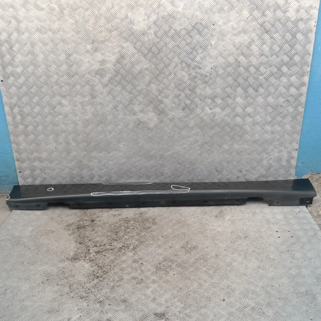 Striscia Davanzale Gonna Laterale Destra Schwarz 2 - 668 per BMW E87 con numero di parte 32948 BMW E87 Striscia Davanzale Gonna Laterale Destra Schwarz 2 - 668 - SKU 0032948-SCH11 - Numero di parte 32948