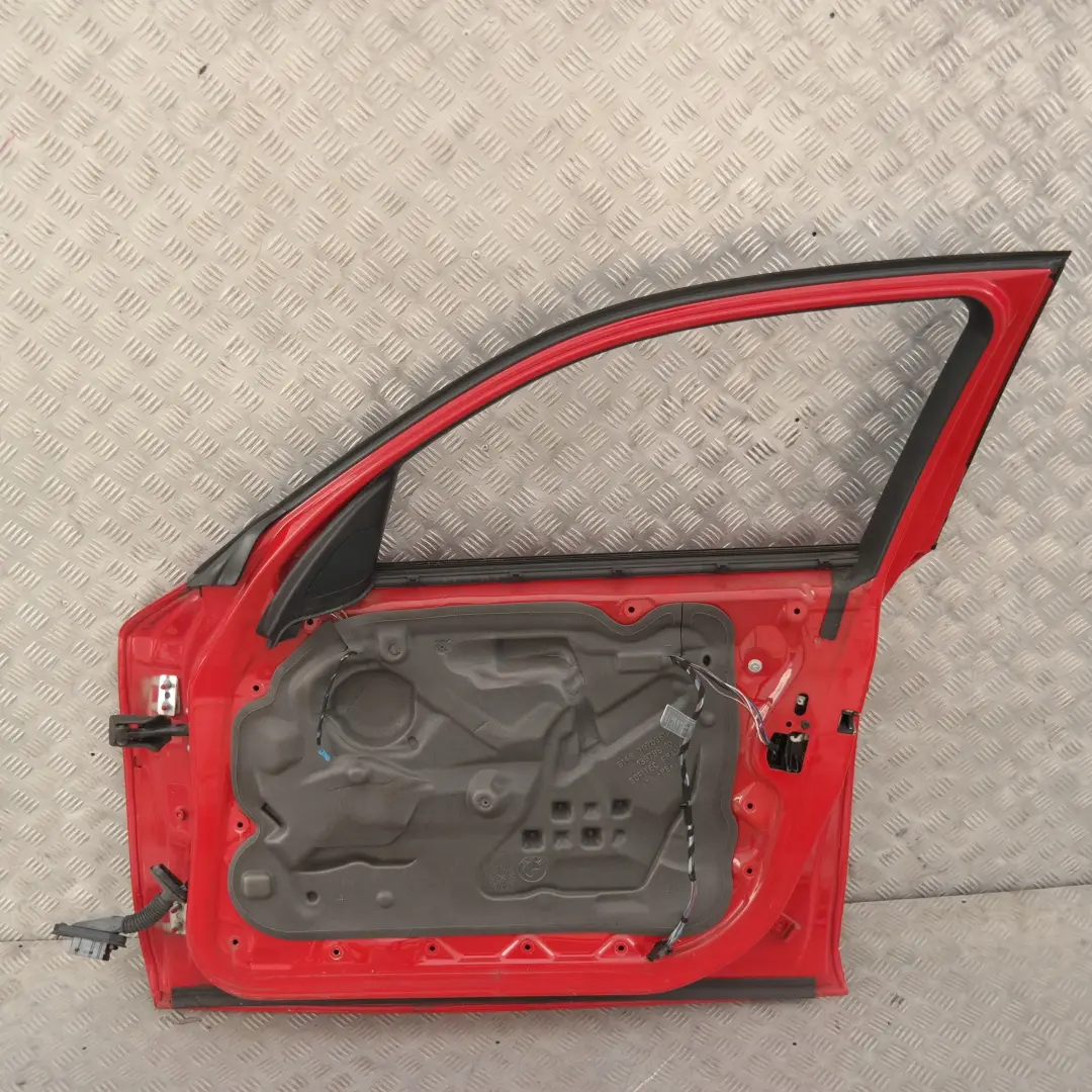 BMW0 E87 Porta anteriore destra Japanrot Rosso - 438 per con numero di parte 7191012 BMW0 E87 Porta anteriore destra Japanrot Rosso - 438 - SKU 7191012-JR10 - Numero di parte 7191012
