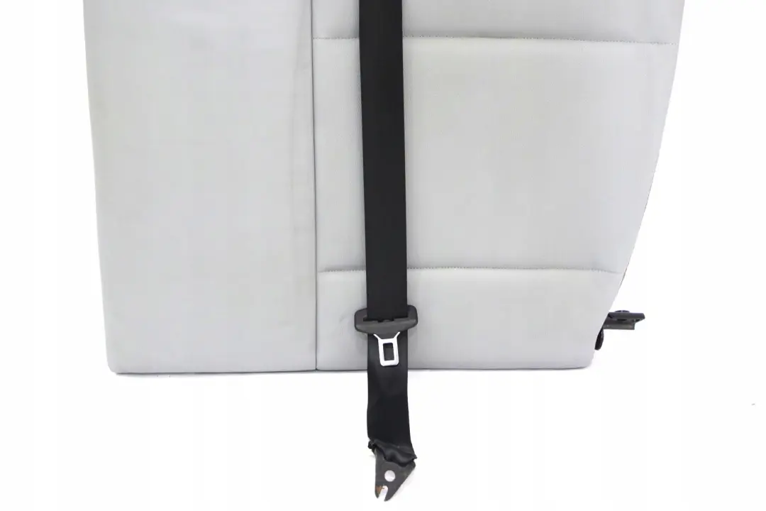 Funda Asiento Trasero Cuero Respaldo Izquierdo Alaskagrau Gris para BMW E87 con número de pieza 7142015 BMW E87 Funda Asiento Trasero Cuero Respaldo Izquierdo Alaskagrau Gris - SKU 7142015 - Número de pieza 7142015