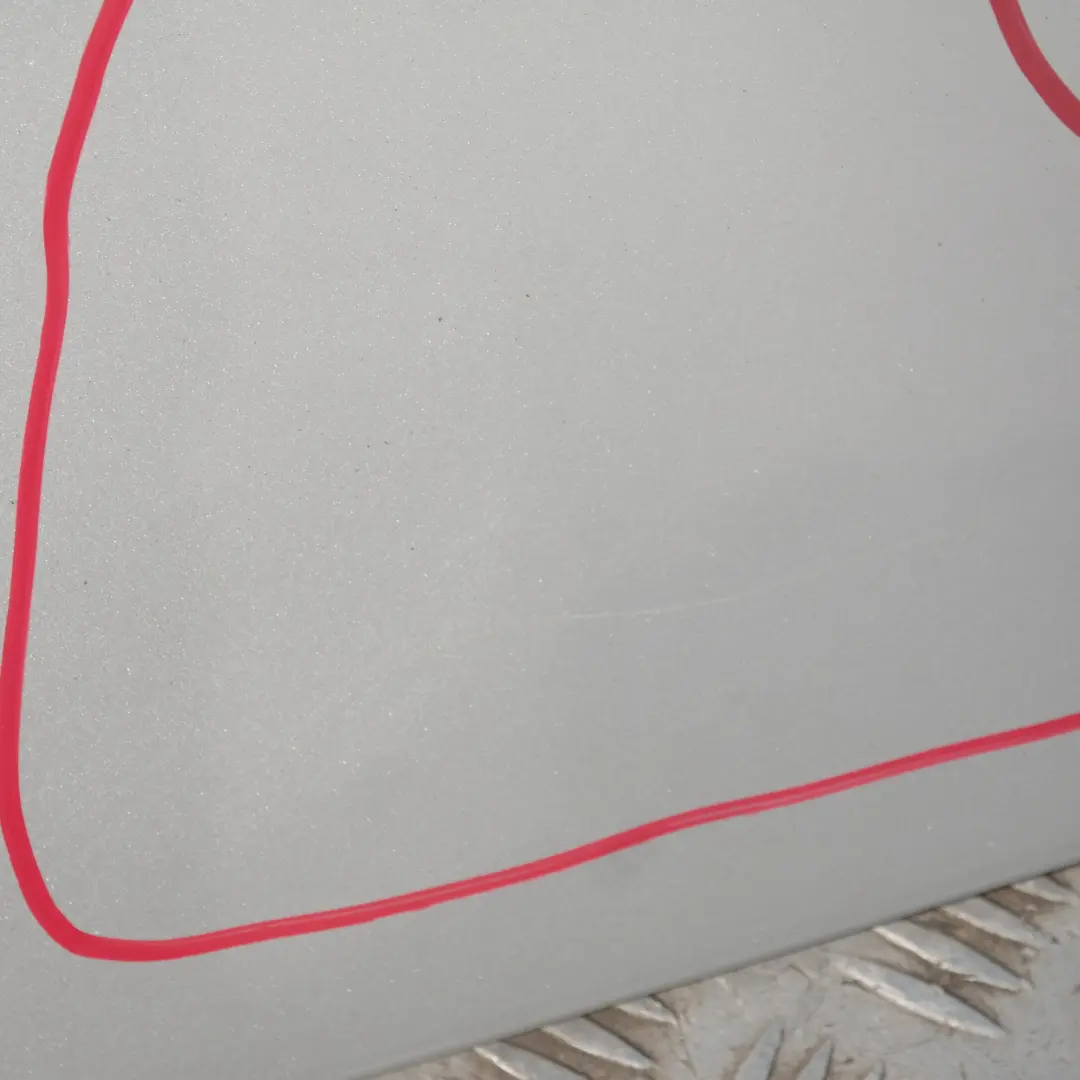 Oberschale für Heckspoiler Titansilber Titan Silber für BMW X5 er 4 E53 mit Teilenummer 7025612 BMW X5 er 4 E53 Oberschale für Heckspoiler Titansilber Titan Silber - SKU 7025612-TS4 - Teilenummer 7025612