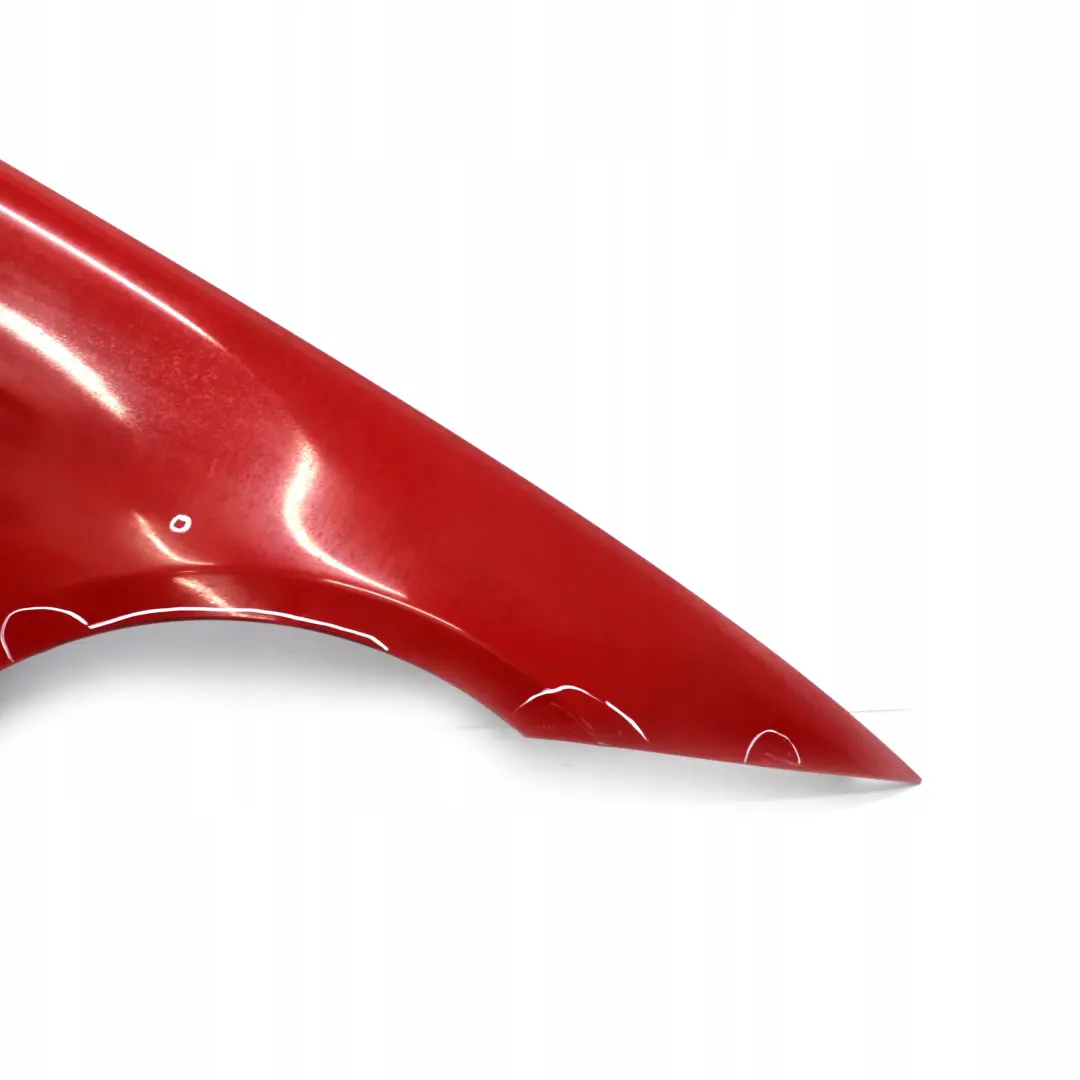 BMW E90 E91 Rivestimento Laterale Parafango Anteriore Dx Rosso-Cremisi Rosso - - SKU 7135680-KAR2 - Numero di parte 7135680