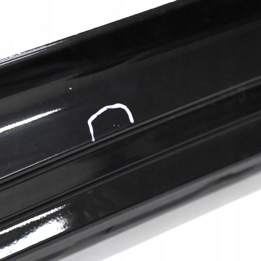BMW E81 E82 E88 Bas de Porte Couverture Seuil Gauche de Coloris Noir - SKU 0036143-SCH - Numéro de pièce 0036143
