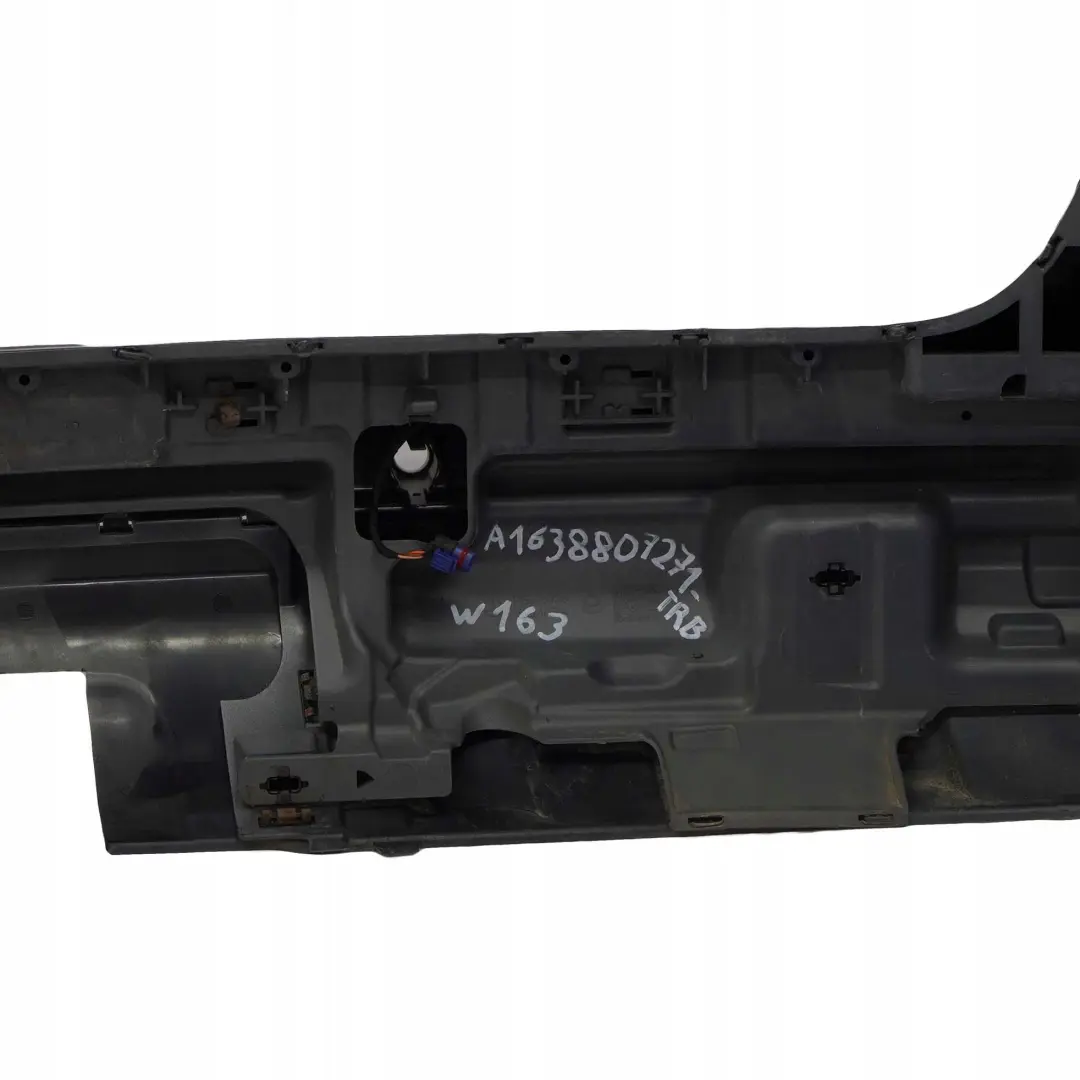 Zderzak tył tylny do MERCEDES ML W163 o numerze A1698856525 MERCEDES ML W163 Zderzak tył tylny - SKU A1638807271-TRB - Numer Części A1698856525