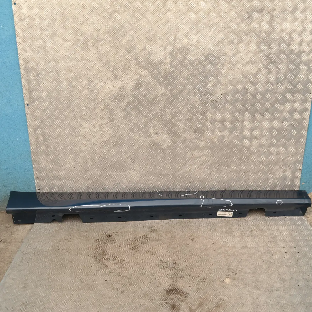 Baguette de seuil jupe latérale droite Bleu Mystique Métallisé pour BMW E90 E91 à propos du numéro de pièce 32950 BMW E90 E91 Baguette de seuil jupe latérale droite Bleu Mystique Métallisé - SKU 0032950-MYS1 - Numéro de pièce 32950