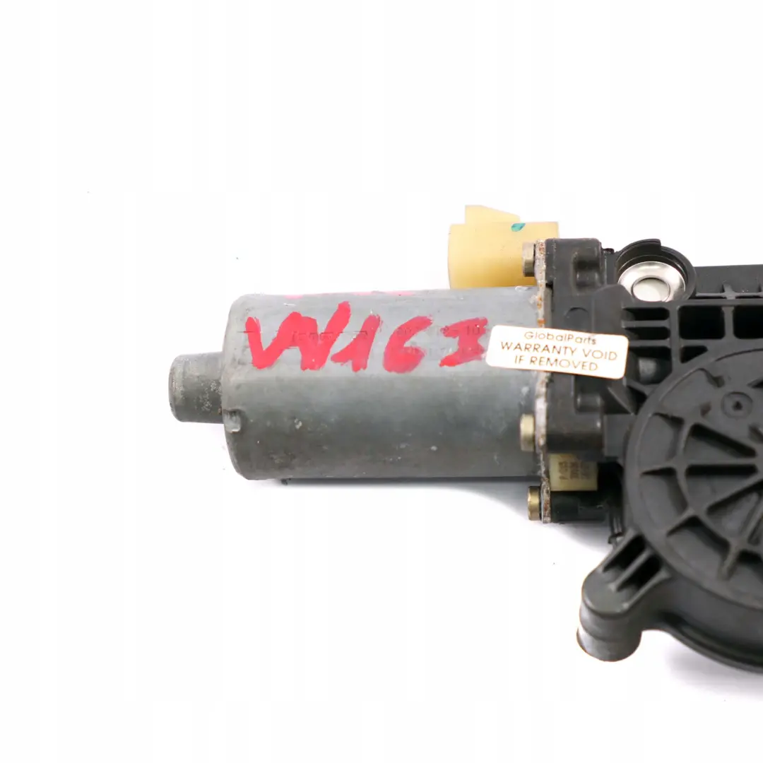 Mercedes-Benz M ML W163 Motor elevalunas delantero derecho para con número de pieza A1638202842 Mercedes-Benz M ML W163 Motor elevalunas delantero derecho - SKU A1638202842 - Número de pieza A1638202842