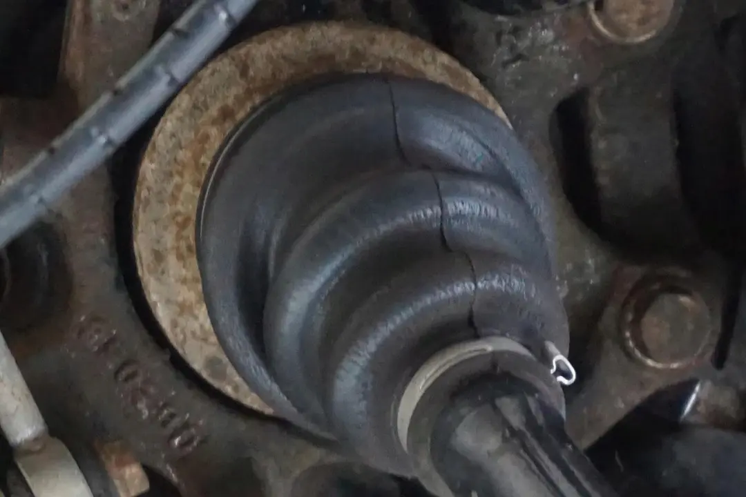 N47 Zwrotnica półoś lewa 177HP do BMW Cabrio E88 120d o numerze 6774809 BMW Cabrio E88 120d N47 Zwrotnica półoś lewa 177HP - SKU 6774809-4 - Numer Części 6774809