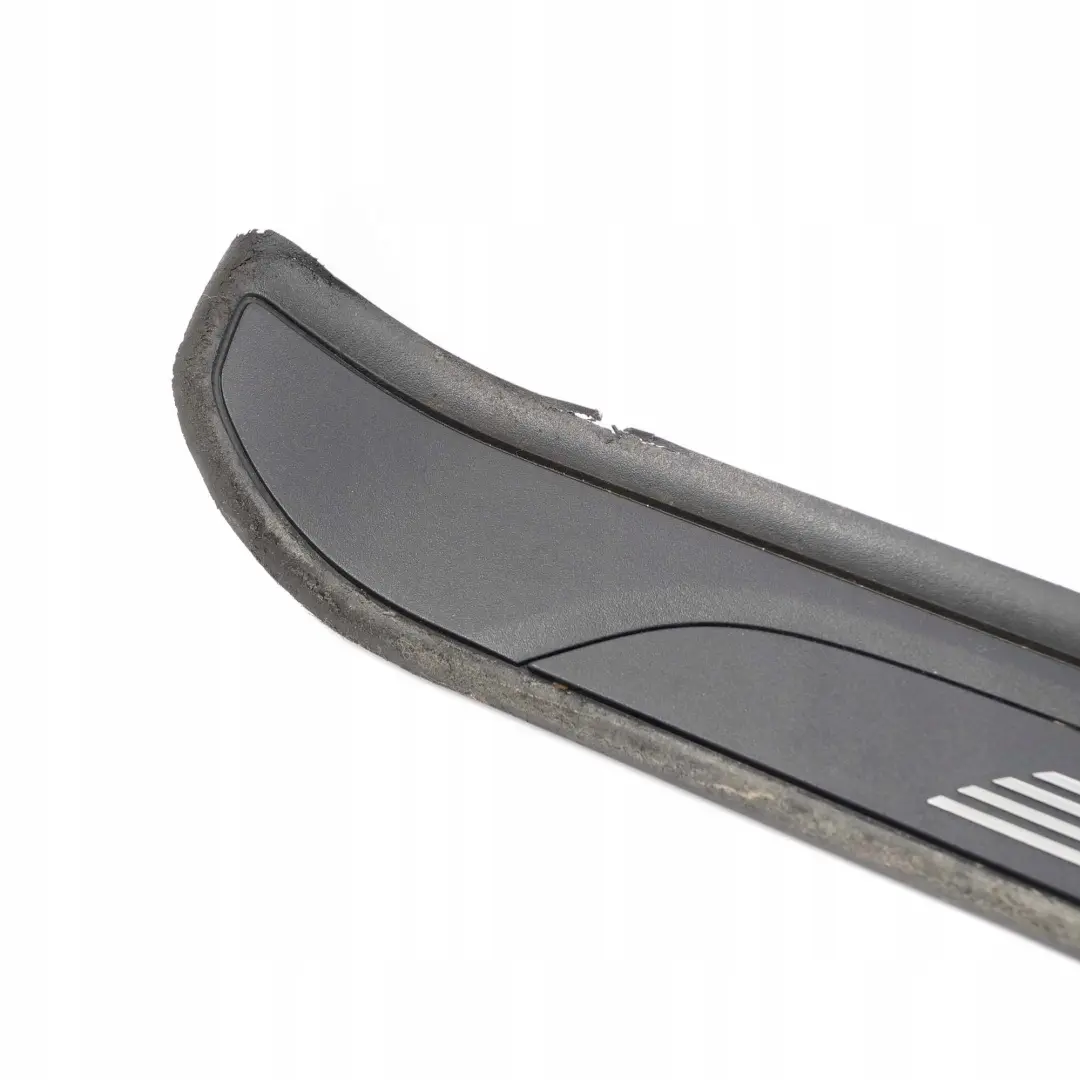 Strip Recubrimiento Pieza Delantera Derecha para BMW E81 E82 M Sport con número de pieza 8045292 BMW E81 E82 M Sport Strip Recubrimiento Pieza Delantera Derecha - SKU 8045292 - Número de pieza 8045292