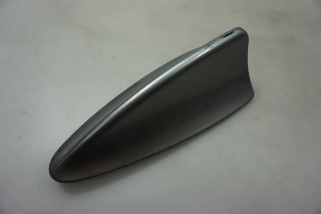 Alloggiamento vuoto Copertura esterna Tetto Antenna Squalo Spacegrau per BMW E61 con numero di parte 6929373 BMW E61 Alloggiamento vuoto Copertura esterna Tetto Antenna Squalo Spacegrau - SKU 6929373-SBG - Numero di parte 6929373