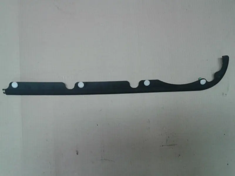 Tapa Pintura Ranura Puerta Trasera Derecha para BMW X5 E53 con número de pieza 7002972 BMW X5 E53 Tapa Pintura Ranura Puerta Trasera Derecha - SKU 7002972 - Número de pieza 7002972