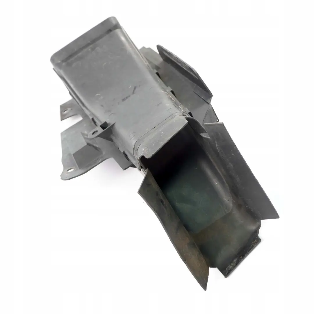 Luftführung Bremse Vorne Links für BMW 3 er E46 Limousine Kombi mit Teilenummer 8230559 BMW 3 er E46 Limousine Kombi Luftführung Bremse Vorne Links - SKU 8230559 - Teilenummer 8230559