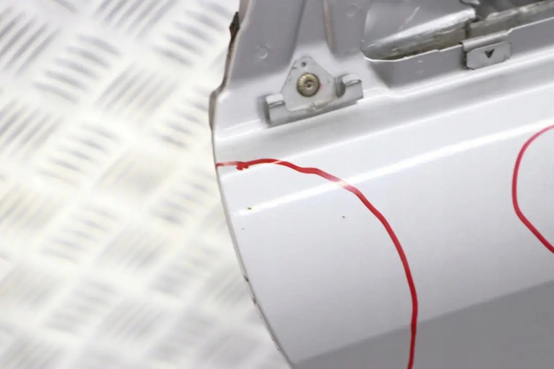 Benz Clase E S211 Estate Puerta Trasera Derecha Brilliant Silver - 744U para Mercedes con número de pieza A2117300405 Mercedes Benz Clase E S211 Estate Puerta Trasera Derecha Brilliant Silver - 744U - SKU A2117300405-BS - Número de pieza A2117300405