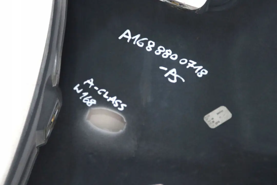 A-Klasse W168 Seitenwand Vorne Links Kotflügel Polar Silber - 761U für Mercedes mit Teilenummer A1688800718 Mercedes A-Klasse W168 Seitenwand Vorne Links Kotflügel Polar Silber - 761U - SKU A1688800718-PS - Teilenummer A1688800718