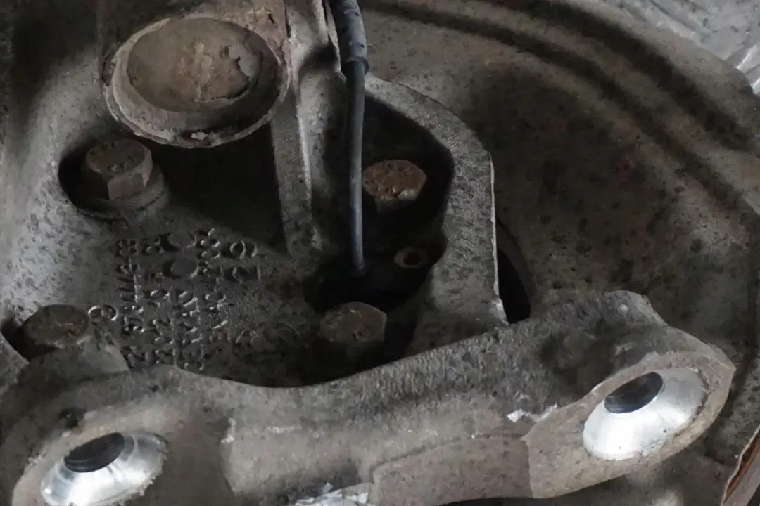 N47 Front Left N/S Spring Strut Brake Suspension Leg Hub to BMW 3 E91 Touring 318d with Part number 6786013 BMW 3 E91 Touring 318d N47 Front Left N/S Spring Strut Brake Suspension Leg Hub - SKU 6786013-3 - Part number 6786013