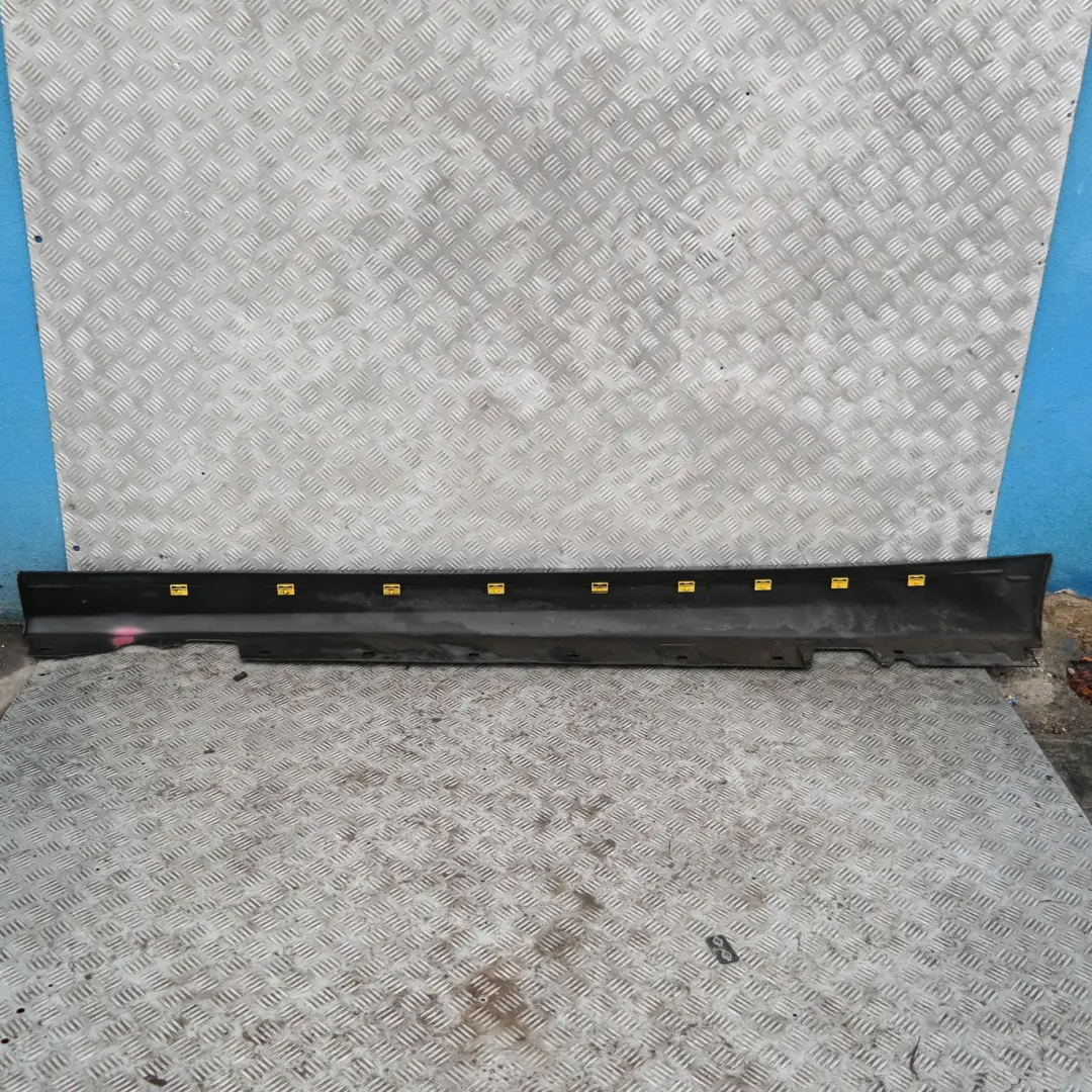 Schwellerleiste Blende Schweller rechts Schwarz 2 für BMW 3 E90 E91 mit Teilenummer 51770032950 BMW 3 E90 E91 Schwellerleiste Blende Schweller rechts Schwarz 2 - SKU 0032950-SCH1 - Teilenummer 51770032950