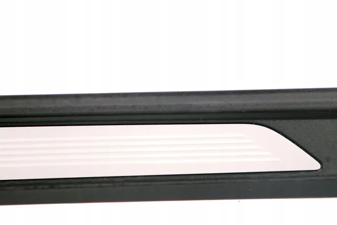 M-Sport Tapa Entrada Interior Negro para BMW F21 F22 LCI con número de pieza 8055499 BMW F21 F22 LCI M-Sport Tapa Entrada Interior Negro - SKU 8055499 - Número de pieza 8055499