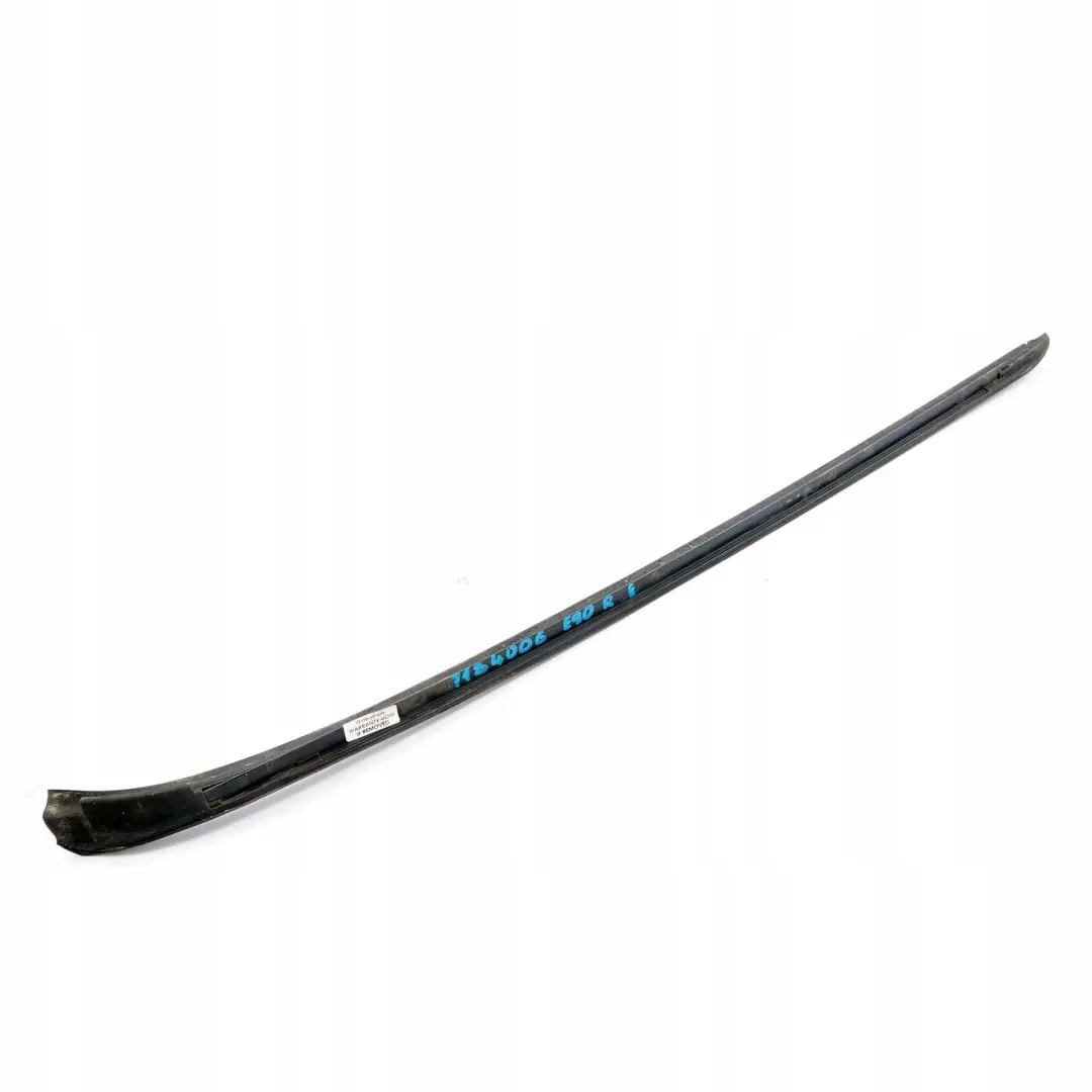 Listwa Szyby Przedniej Czołowej Prawa do BMW E90 o numerze 7184006 BMW E90 Listwa Szyby Przedniej Czołowej Prawa - SKU 7184006 - Numer Części 7184006