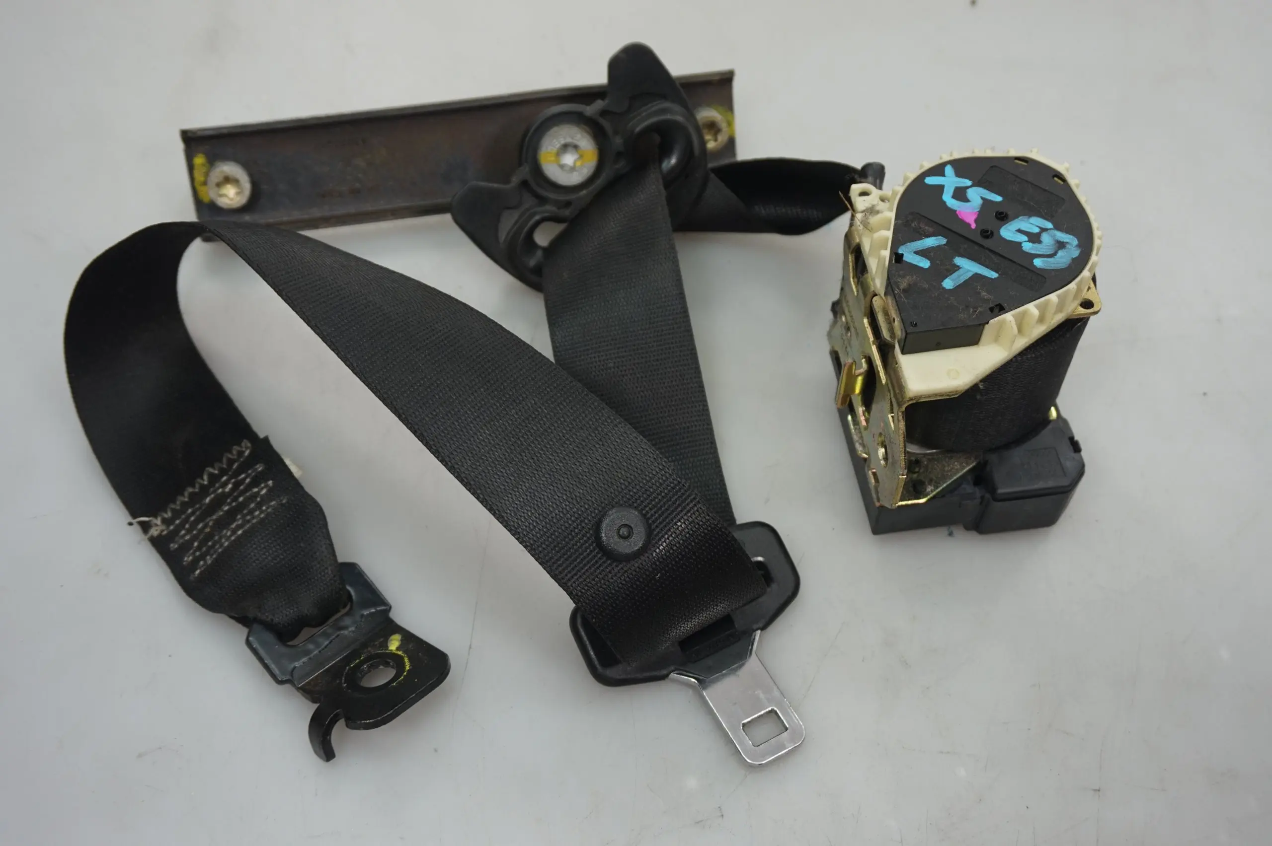 BMW X5 E53 Cinturón superior trasero izquierdo 8402691